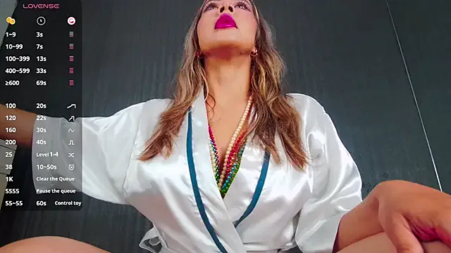 niki_la_rose_2_0 from StripChat is Freechat