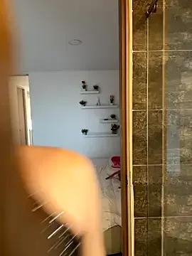 Nikii__ from StripChat is Freechat