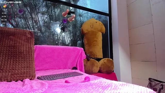 Girls: try live performances with matured performers, from dancing to quirks, in a variety of beautiful sex cams.