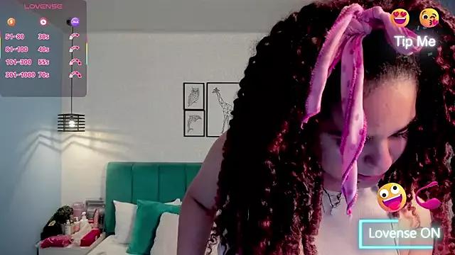 Ninna_curly from StripChat