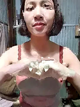 Niramiu from StripChat is Freechat