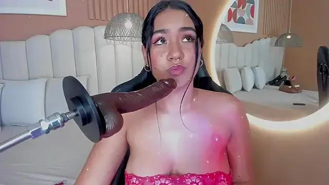 noa_moon from StripChat is Freechat