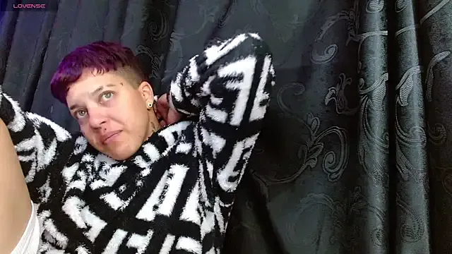 Noah__Williams from StripChat is Freechat