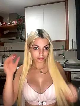 Noeliagglow from StripChat is Freechat