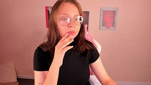 Noora_Moore from StripChat is Freechat
