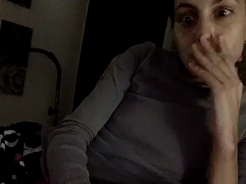 Norabluesxxx from StripChat is Freechat