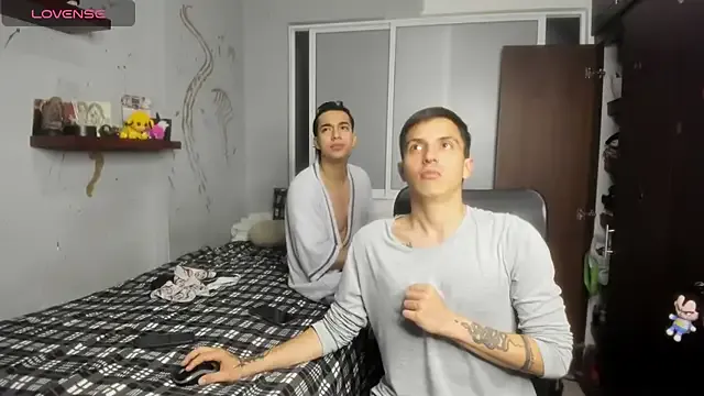 Girls: try live performances with matured performers, from dancing to quirks, in a variety of beautiful sex cams.