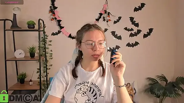 Nuura_Moore from StripChat is Freechat