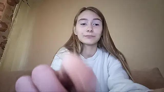 Nymera_flare from StripChat is Freechat