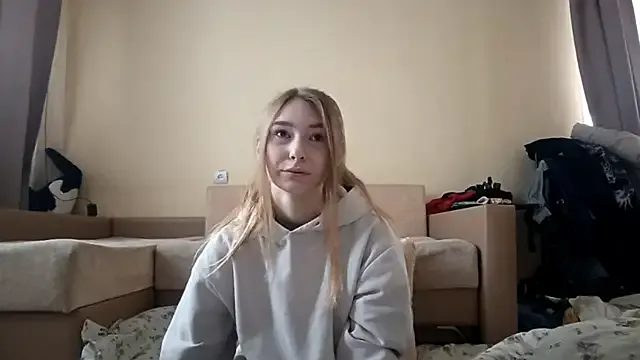 Nymera_flare from StripChat is Freechat