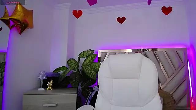 Girls: try live performances with matured performers, from dancing to quirks, in a variety of beautiful sex cams.