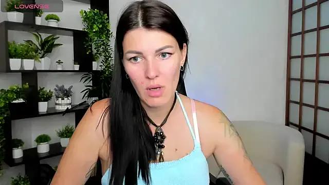 Girls: try live performances with matured performers, from dancing to quirks, in a variety of beautiful sex cams.