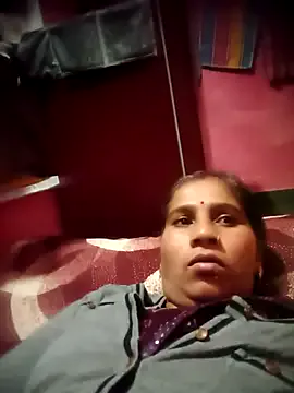 OliveGreen22 from StripChat is Freechat