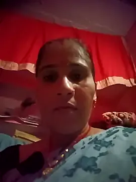 OliveGreen22 from StripChat is Freechat