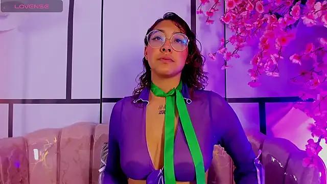 Olivejoness from StripChat is Freechat