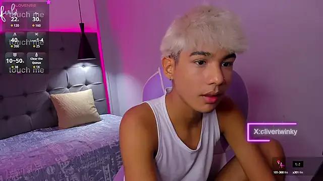 OliverTwinky from StripChat is Freechat