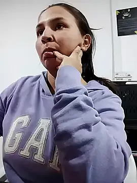 OliviaMartinez2 from StripChat is Freechat