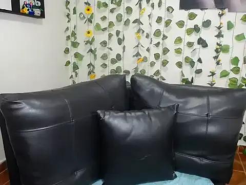 OLIVIAMISSY_02 from StripChat is Freechat