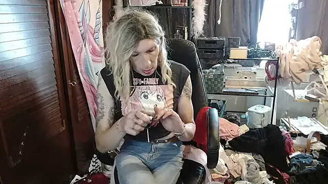 Girls: try live performances with matured performers, from dancing to quirks, in a variety of beautiful sex cams.