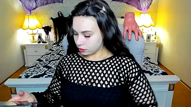 OmniaSher from StripChat is Freechat