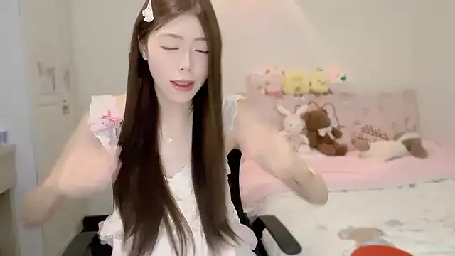 Onecutelittle from StripChat is Freechat