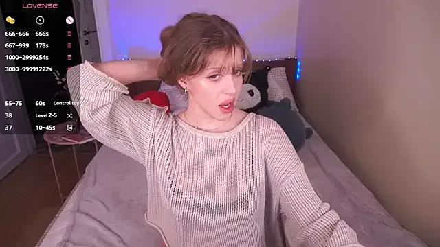 OnlyPenny from StripChat is Freechat