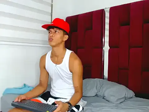 Owen_valentin from StripChat is Freechat