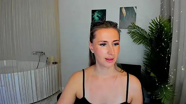 PassionGlow from StripChat is Freechat