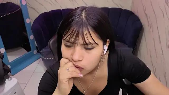 Paulette_v from StripChat is Freechat