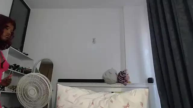 Peeky_pinky from StripChat