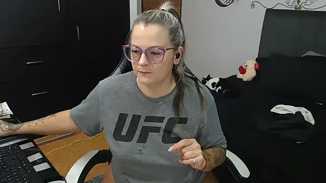 perlagoloza05 from StripChat is Freechat