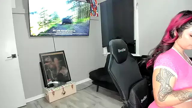 Girls: try live performances with matured performers, from dancing to quirks, in a variety of beautiful sex cams.