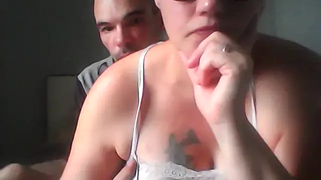 petitcouple from StripChat is Freechat