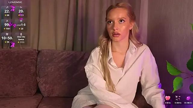PickmeBabby from StripChat is Freechat
