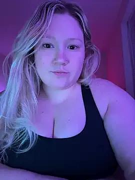 PiggyRose from StripChat