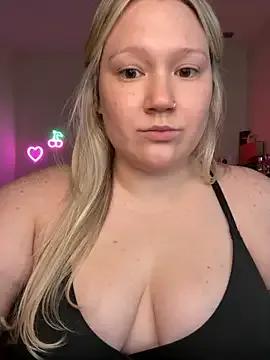 PiggyRose from StripChat