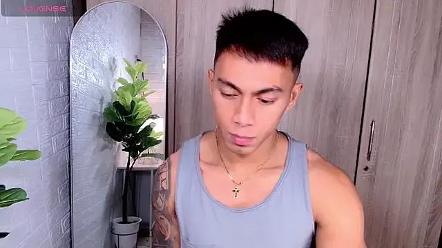 PinooyMilker from StripChat is Freechat
