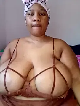 PIXIEBITCHXXX26 from StripChat is Freechat