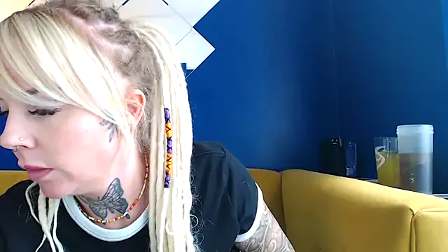 pixiedreadx from StripChat is Freechat