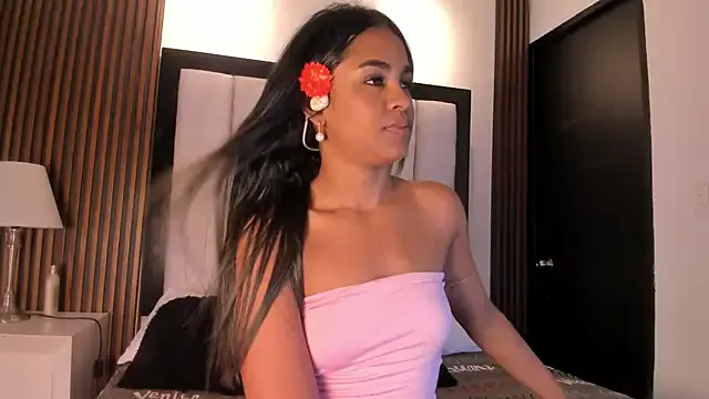 Pocahontass11__ from StripChat is Freechat