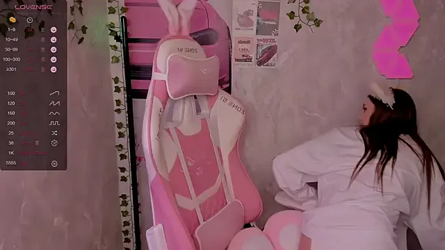 Polly__Hill from StripChat