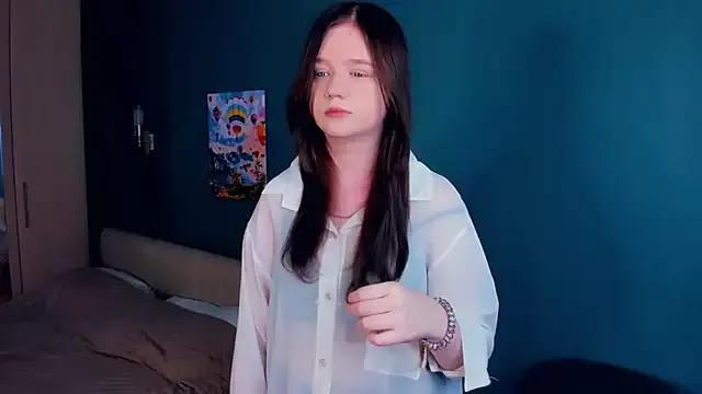 PollyHandford from StripChat is Freechat