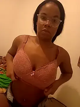 PrettahSantos from StripChat is Freechat