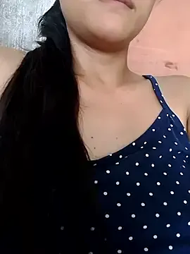 Pretty-Queen21 from StripChat is Freechat