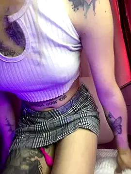PrettyAshley_ from StripChat is Freechat