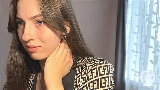 Prettyyy_Angel from StripChat is Freechat