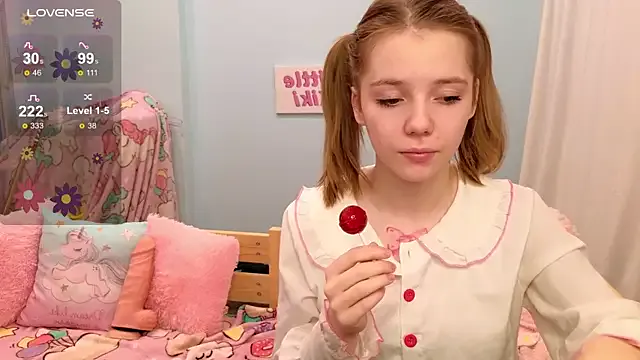 PrincessLittleKiki from StripChat is Freechat