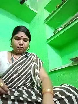 Priya_tyagi from StripChat