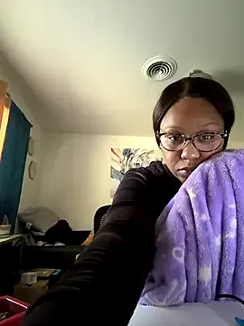 Pussycreamepie from StripChat is Freechat