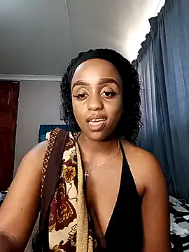 Queen-Chocolate from StripChat